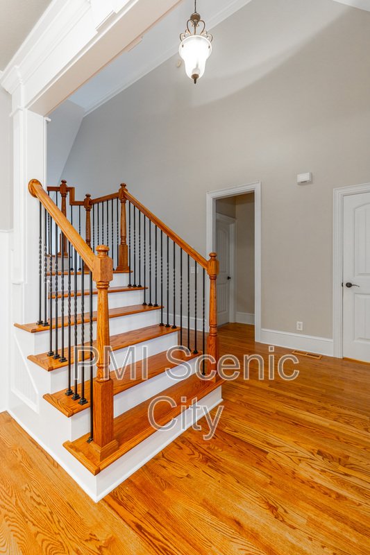 8802 Mckenzie Farm Dr property image