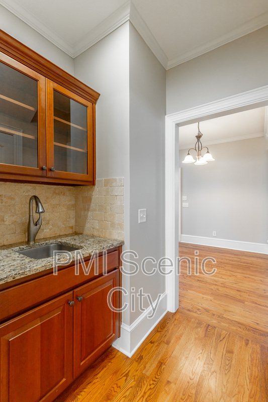 8802 Mckenzie Farm Dr property image