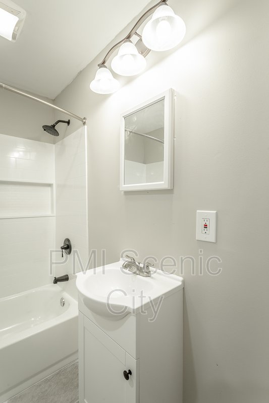 3 bedroom, 2 bath home for lease! property image