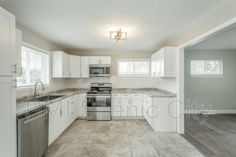 3 bedroom, 2 bath home for lease! property image