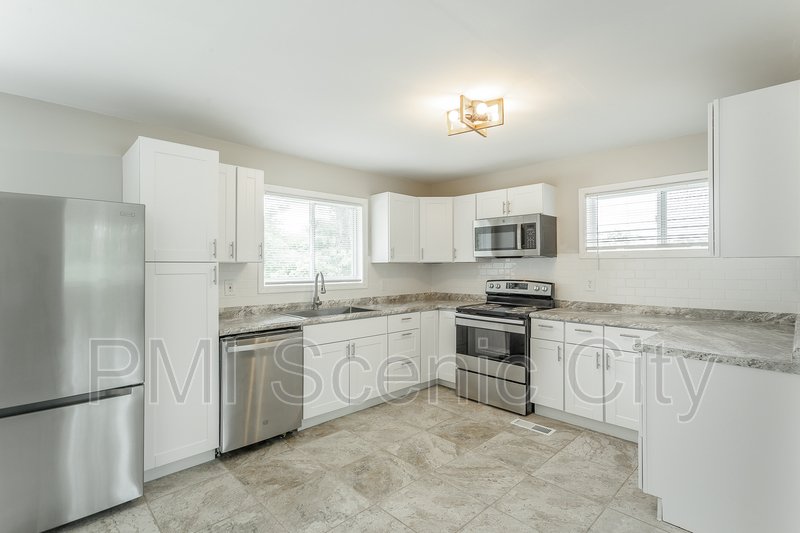3 bedroom, 2 bath home for lease! property image