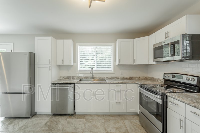 3 bedroom, 2 bath home for lease! property image