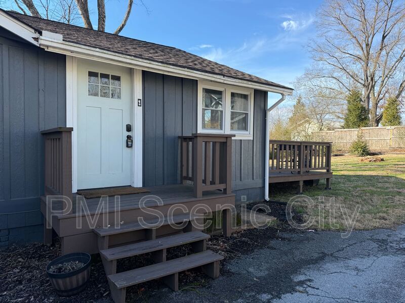 North Shore 2bd/1Bth available immediately. property image