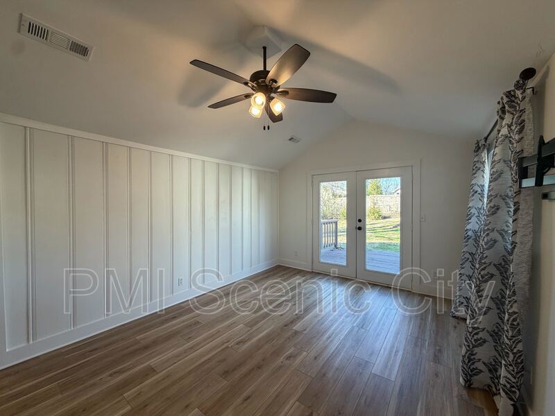 North Shore 2bd/1Bth available immediately. property image