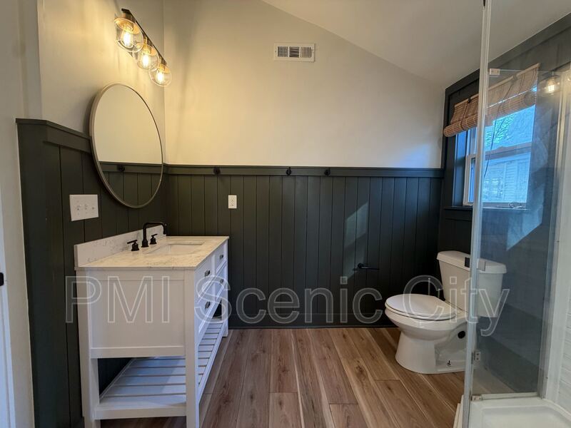 North Shore 2bd/1Bth available immediately. property image