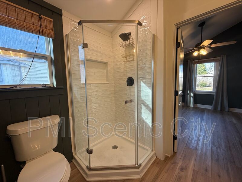 North Shore 2bd/1Bth available immediately. property image
