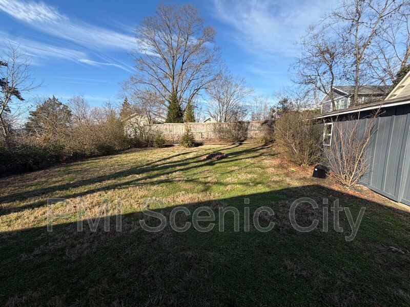 North Shore 2bd/1Bth available immediately. property image