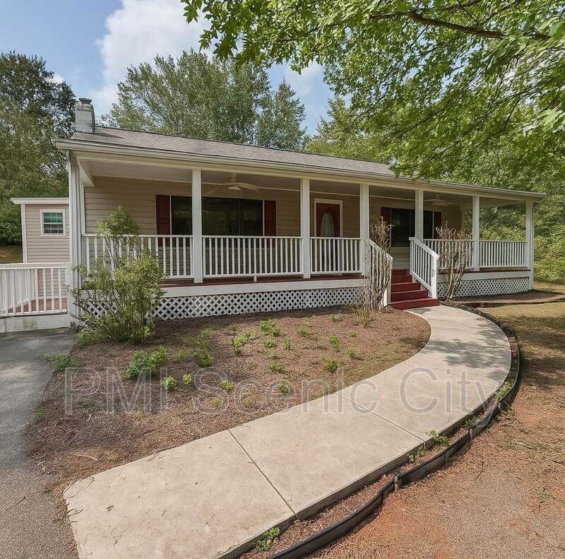 Charming Fully Remodeled 3BR Home Near Hwy 58 ? Move-In Ready! property image