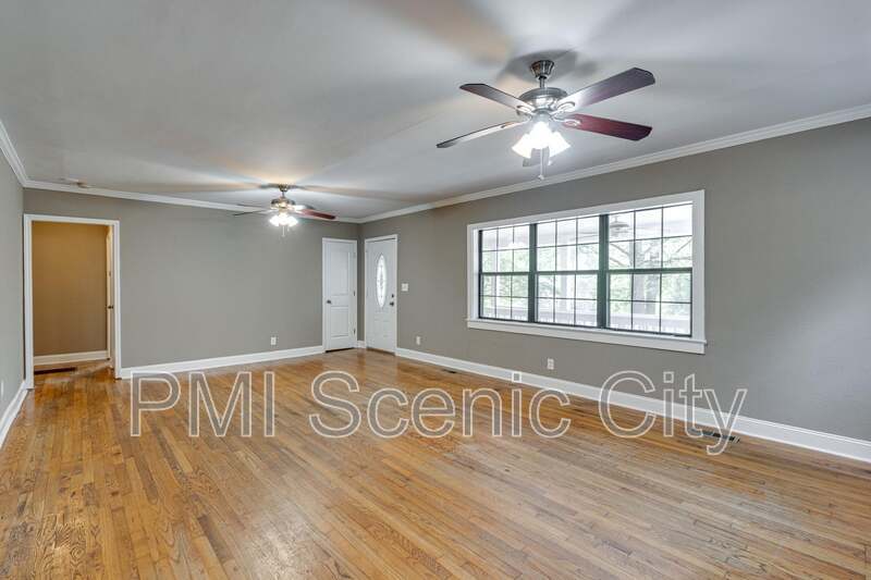 Charming Fully Remodeled 3BR Home Near Hwy 58 ? Move-In Ready! property image