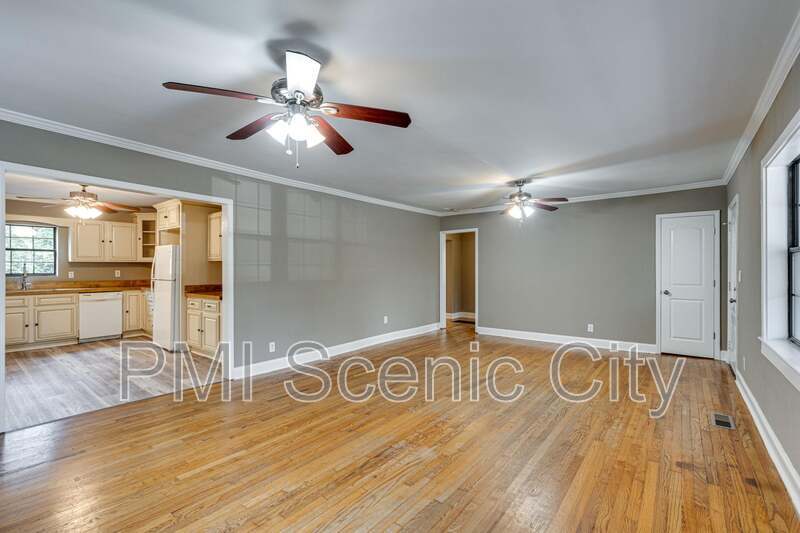 Charming Fully Remodeled 3BR Home Near Hwy 58 ? Move-In Ready! property image