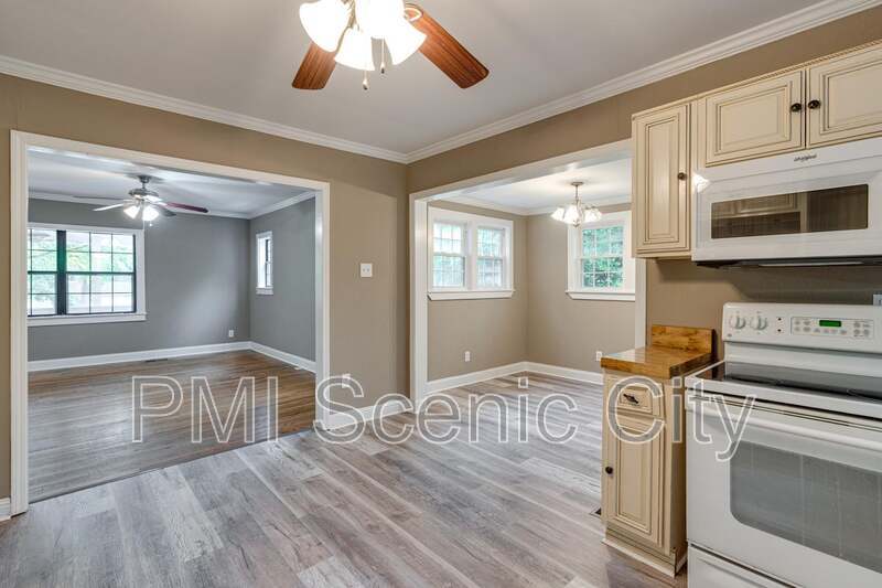 Charming Fully Remodeled 3BR Home Near Hwy 58 ? Move-In Ready! property image