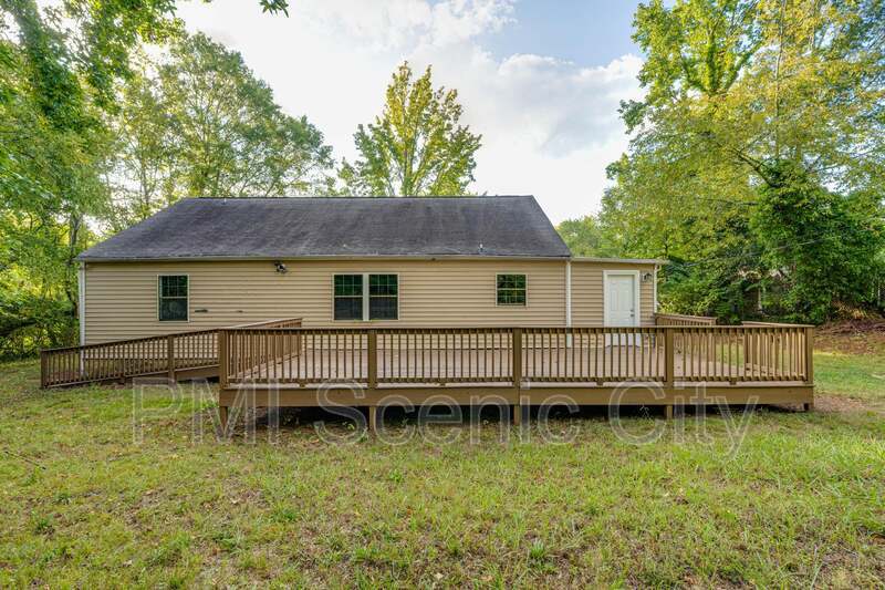 Charming Fully Remodeled 3BR Home Near Hwy 58 ? Move-In Ready! property image