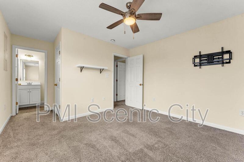 3721 Keri Ln NE property image