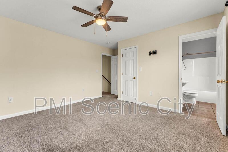 3721 Keri Ln NE property image
