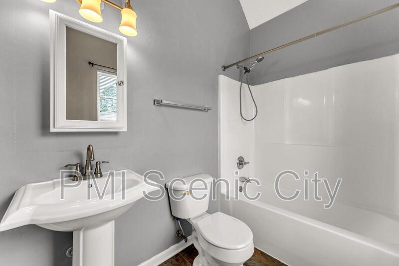 3721 Keri Ln NE property image