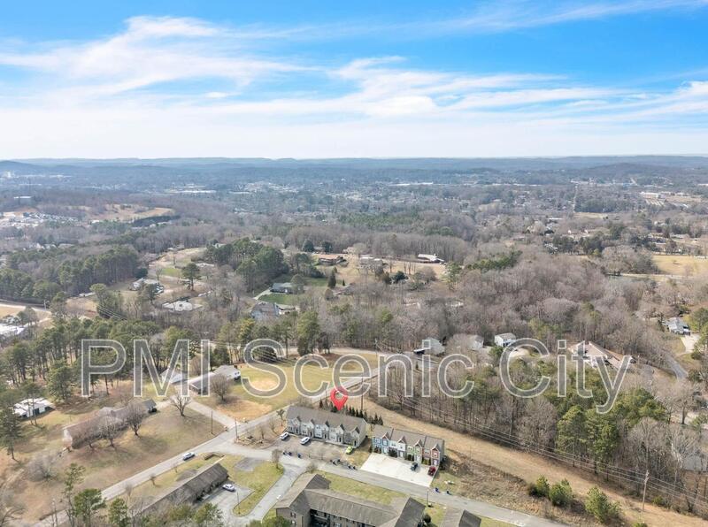 3721 Keri Ln NE property image