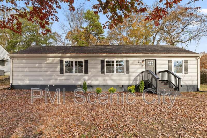 3919 Weldon Dr property image