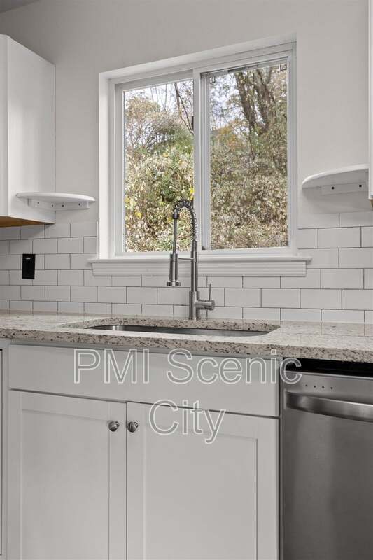 3919 Weldon Dr property image