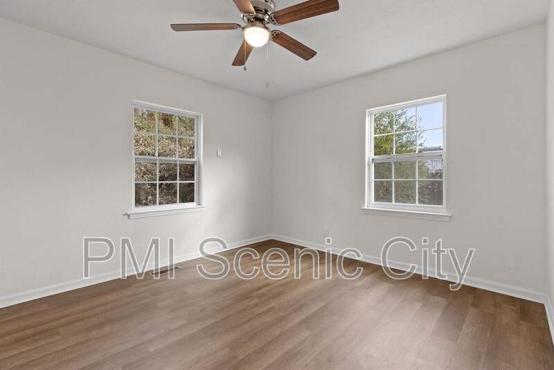 3919 Weldon Dr property image