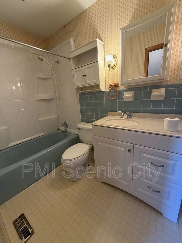 2 Canary Lane property image