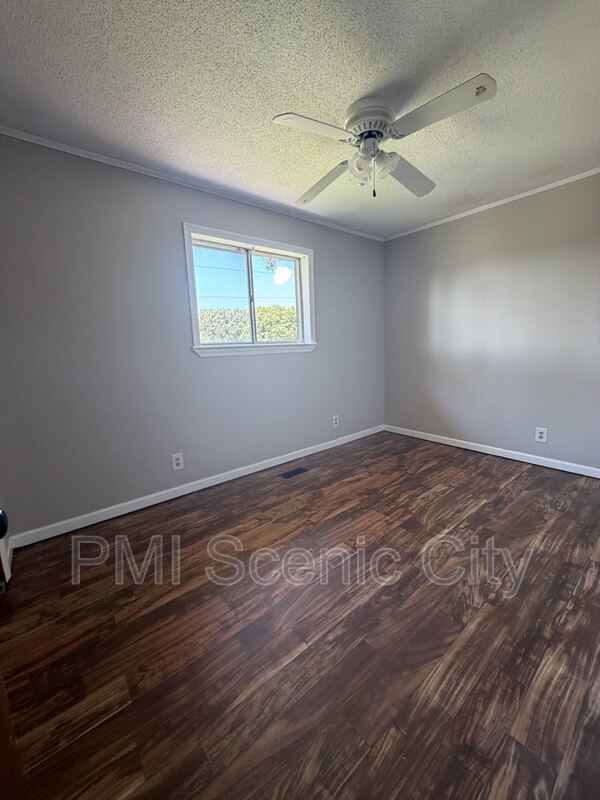 2 Canary Lane property image