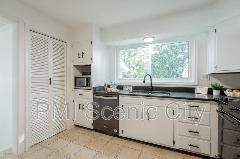 3916 Fountain Ave property image