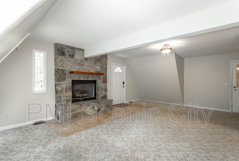 Signal Mountain Log Cabin for Lease property image