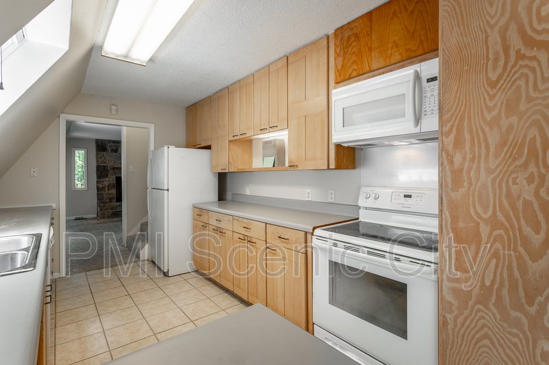 Signal Mountain Log Cabin for Lease property image