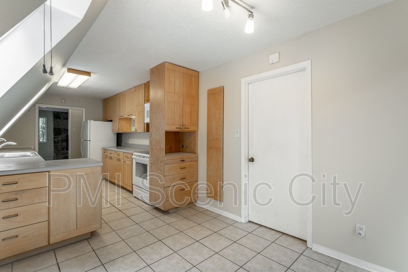 Signal Mountain Log Cabin for Lease property image