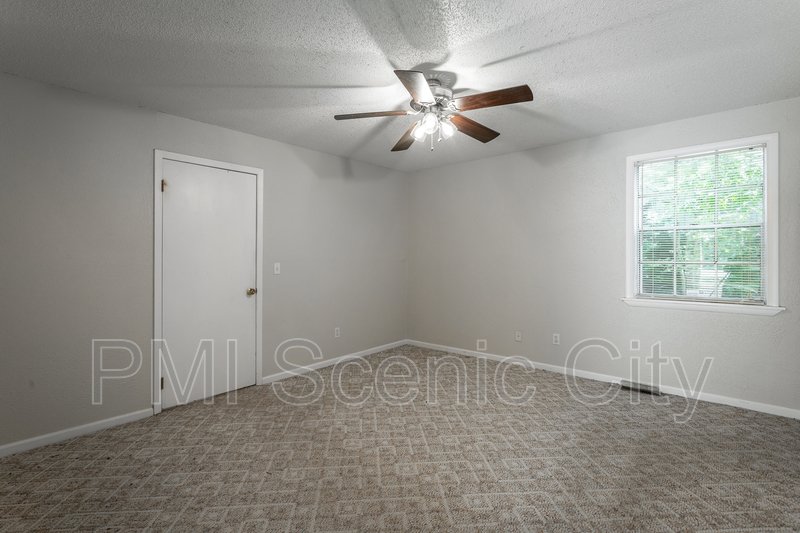 Signal Mountain Log Cabin for Lease property image