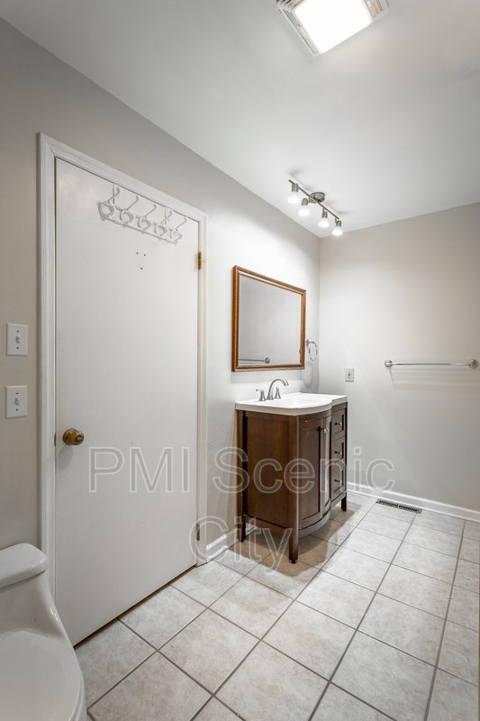 Signal Mountain Log Cabin for Lease property image