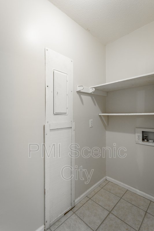 Signal Mountain Log Cabin for Lease property image