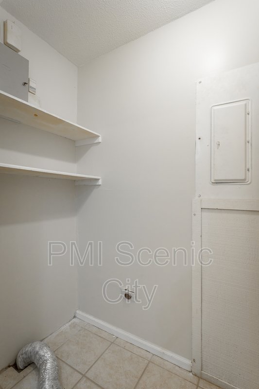 Signal Mountain Log Cabin for Lease property image