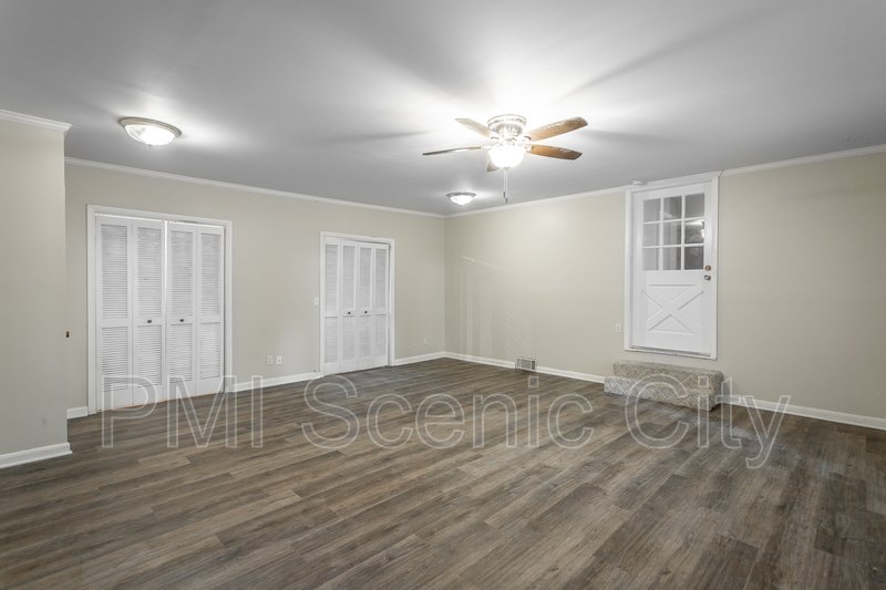 Signal Mountain Log Cabin for Lease property image
