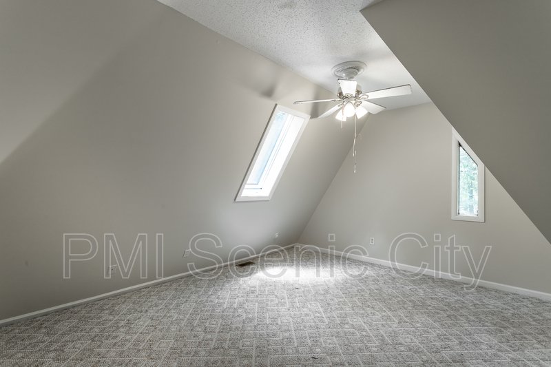 Signal Mountain Log Cabin for Lease property image