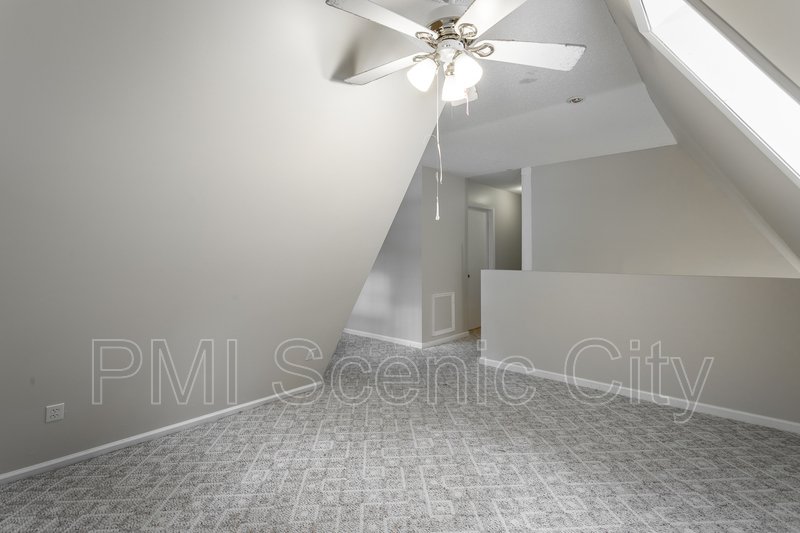 Signal Mountain Log Cabin for Lease property image