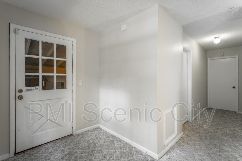 Signal Mountain Log Cabin for Lease property image
