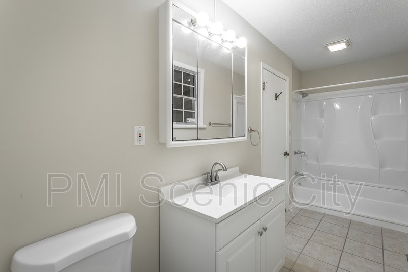 Signal Mountain Log Cabin for Lease property image