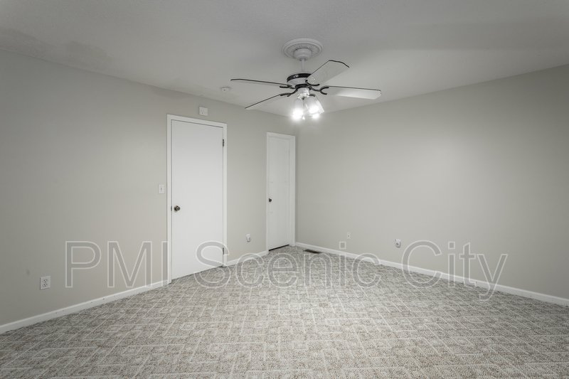 Signal Mountain Log Cabin for Lease property image