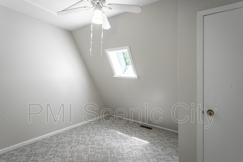 Signal Mountain Log Cabin for Lease property image