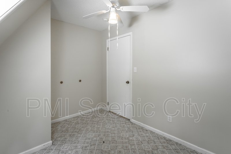 Signal Mountain Log Cabin for Lease property image