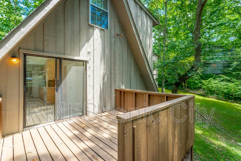 Signal Mountain Log Cabin for Lease property image