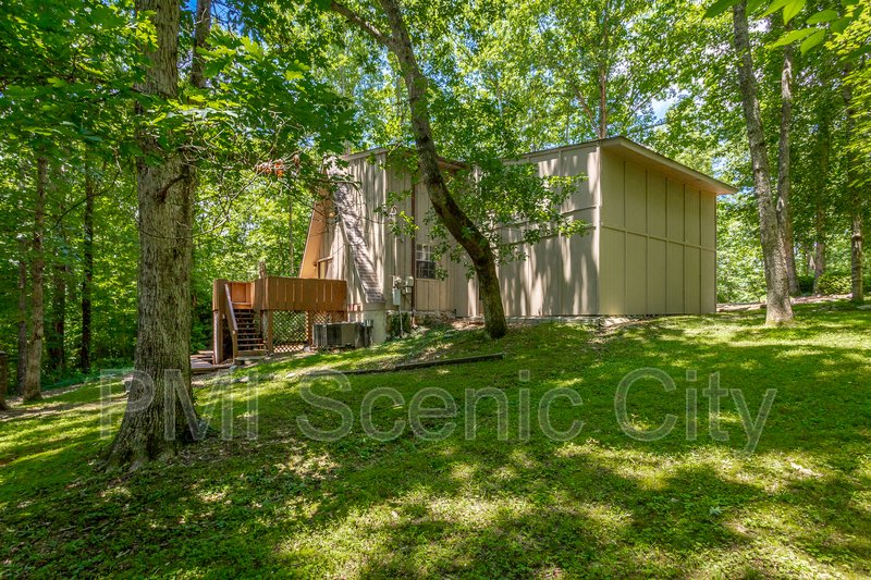 Signal Mountain Log Cabin for Lease property image