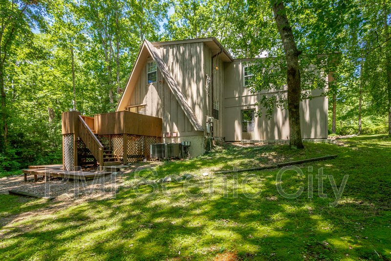 Signal Mountain Log Cabin for Lease property image