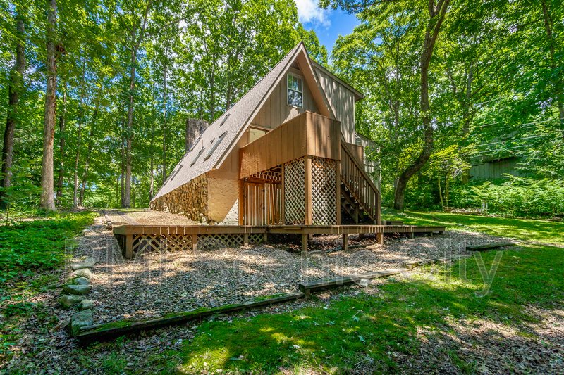 Signal Mountain Log Cabin for Lease property image