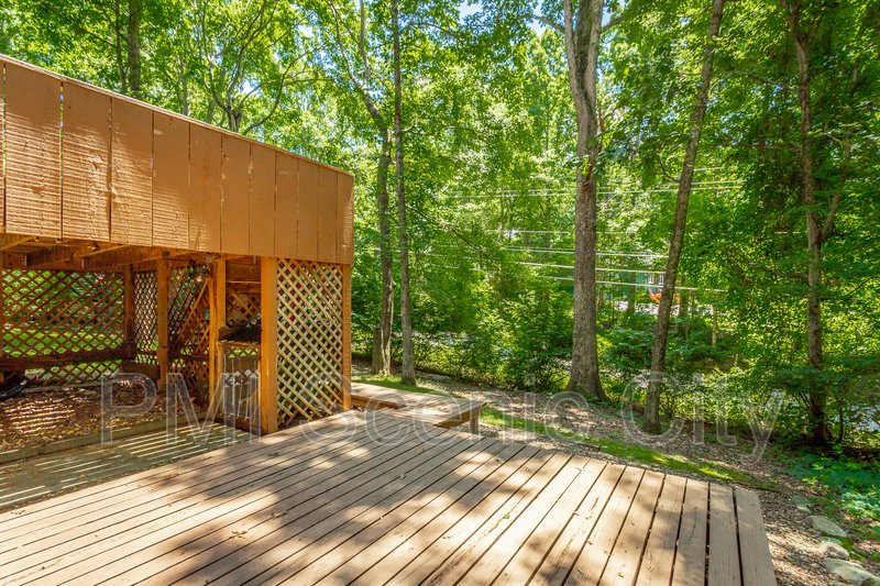 Signal Mountain Log Cabin for Lease property image