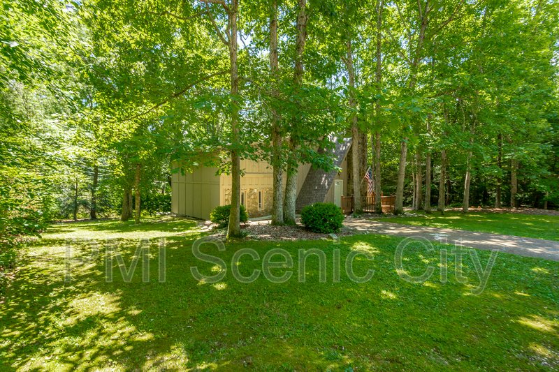 Signal Mountain Log Cabin for Lease property image