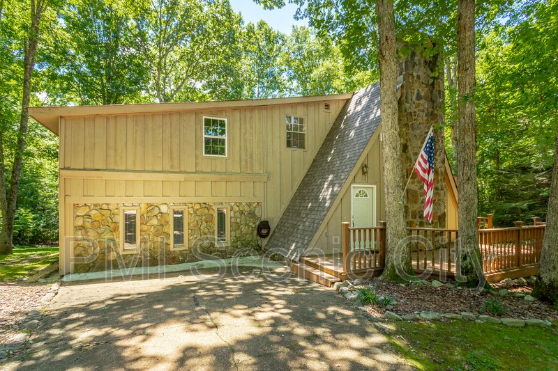 Signal Mountain Log Cabin for Lease property image