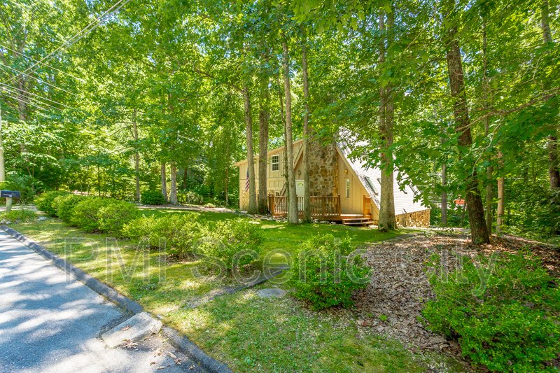 Signal Mountain Log Cabin for Lease property image
