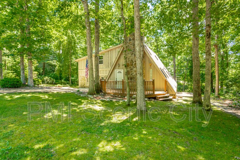 Signal Mountain Log Cabin for Lease property image